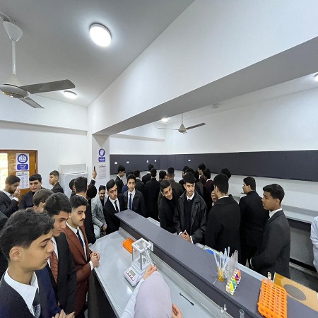 اعلام جامعة بابل - كلية الادارة والاقتصاد