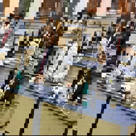 اعلام جامعة بابل - كلية الطب