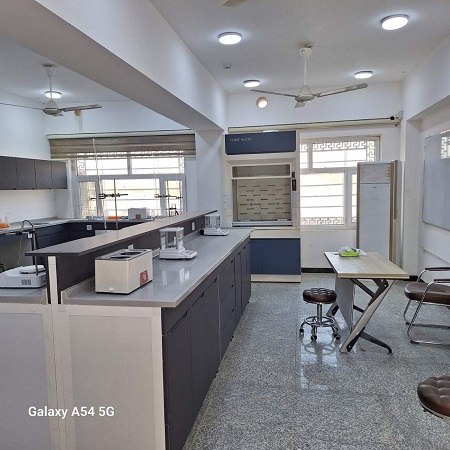 اعلام جامعة بابل - كلية الادارة والاقتصاد