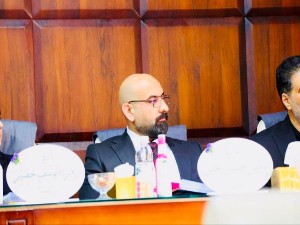 مشاركة رئيس قسم الادلة الجنائية ا.م.د ياسر حيدر جليل في مناقشة رسالة الماجستير