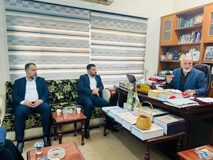 مدير مركز بابل للدراسات الحضارية والتاريخية يستقبل وفداً من العتبة الحسينية المقدسة