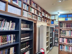 مكتبة مركز بابل للدراسات الحضارية والتاريخية رافد علمي ومعرفي للباحثين