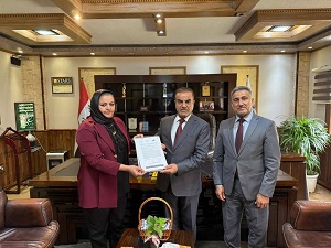 رئيس جامعة بابل يكرم الدكتورة ناهدة عبد زيد الدليمي لتميّزها العلمي