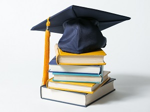 اسماء الطلبة المقبولين على المنح الدراسية الممنوحة للطلبة العرب والاجانب 2022/2023