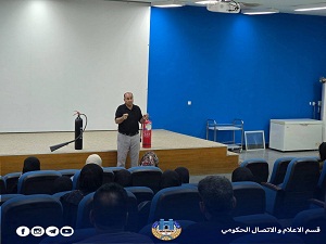 كلية طب الأسنان تنظم ورشة عن إجراءات الدفاع المدني واستخدام مطافئ الحريق